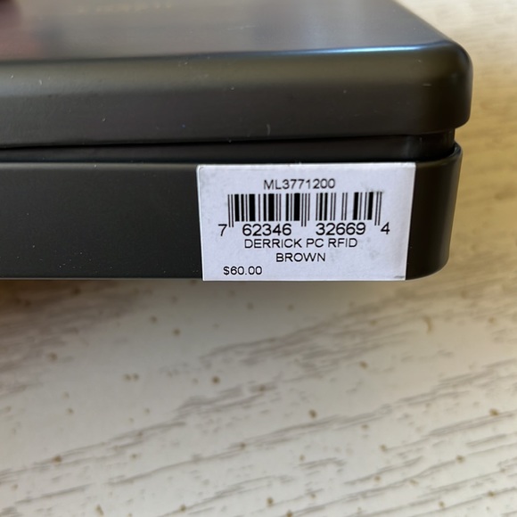 Brown leather Fossil Wallet with RFID protection - Picture 4 of 8